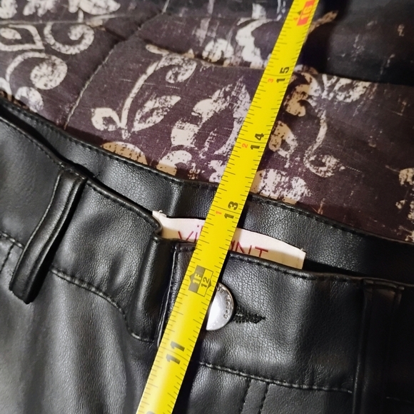 Vibrant Sleek Black Leather Pants - Picture 8 of 9